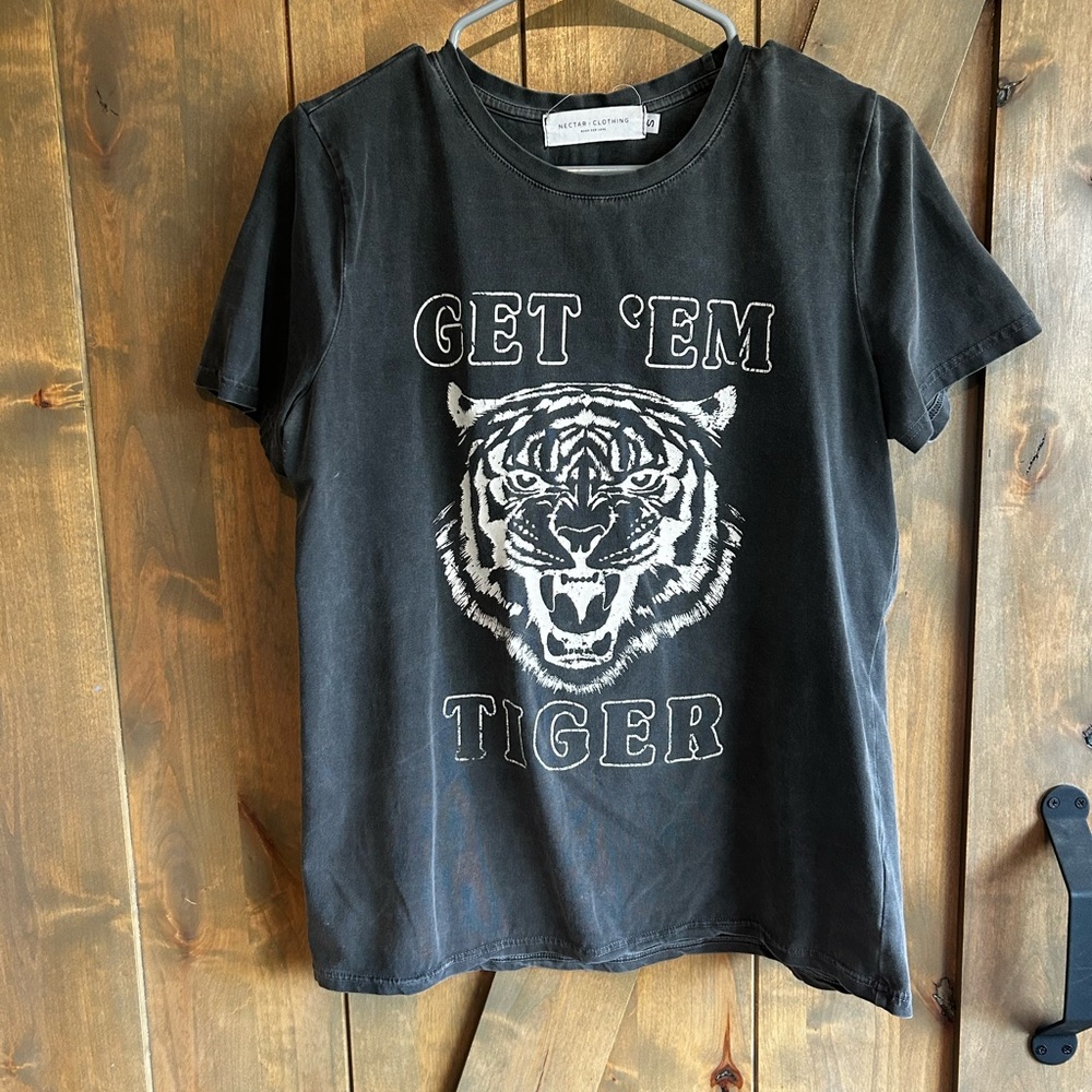 Women's Graphic Tee with Tiger Design